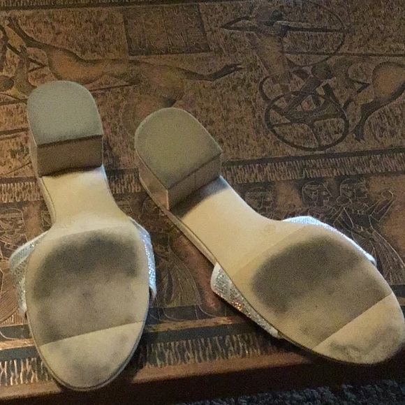 Sexy madden girl slip on sandals..like new..minimal wear on soles..no marks - Picture 2 of 4